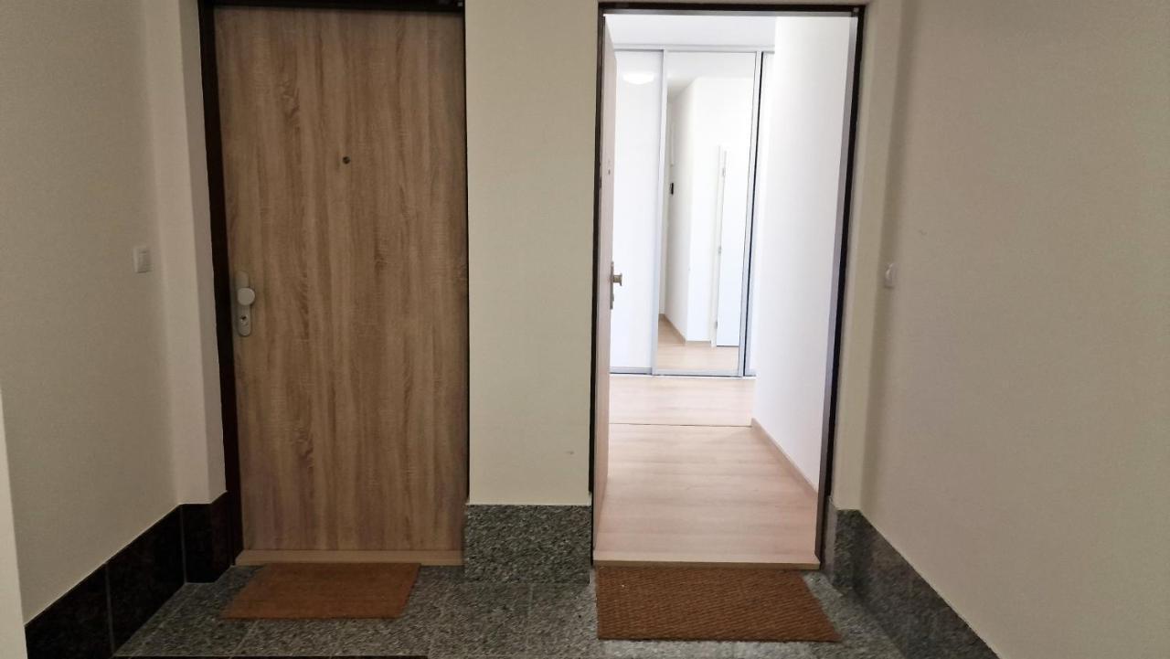 Luxo 2 Room Apartments By Bratislavatrip المظهر الخارجي الصورة