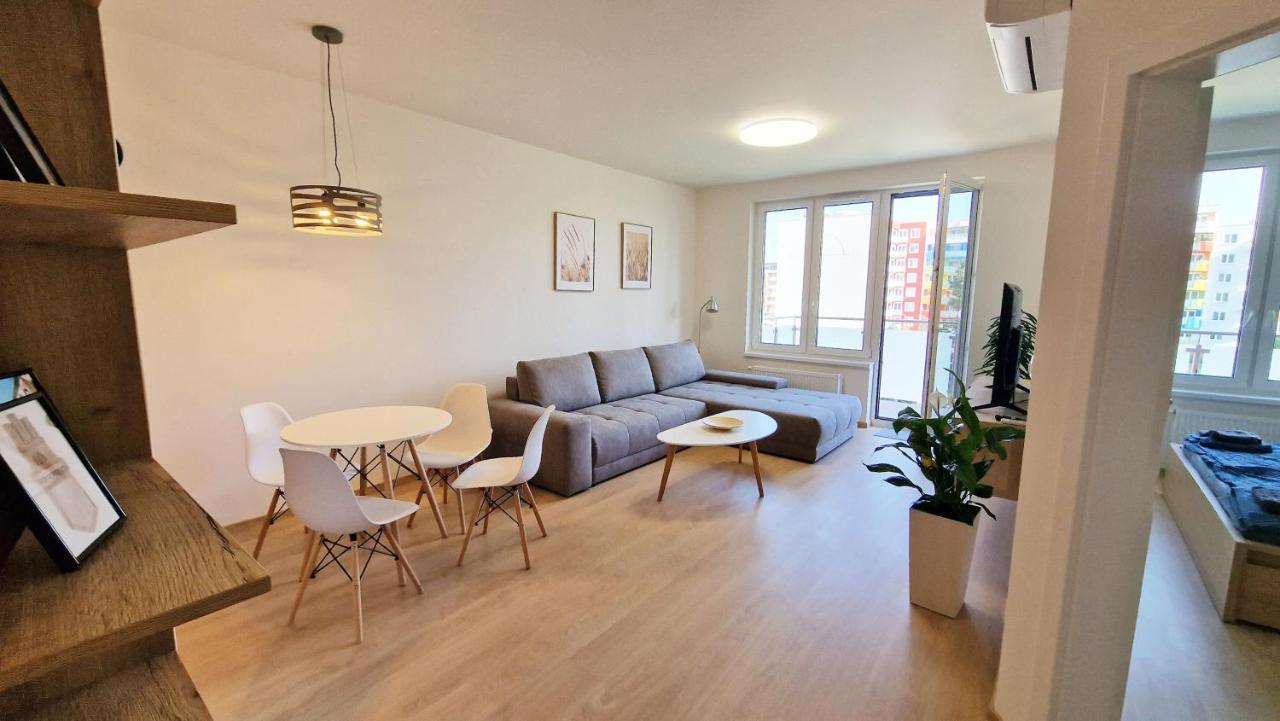 Luxo 2 Room Apartments By Bratislavatrip المظهر الخارجي الصورة