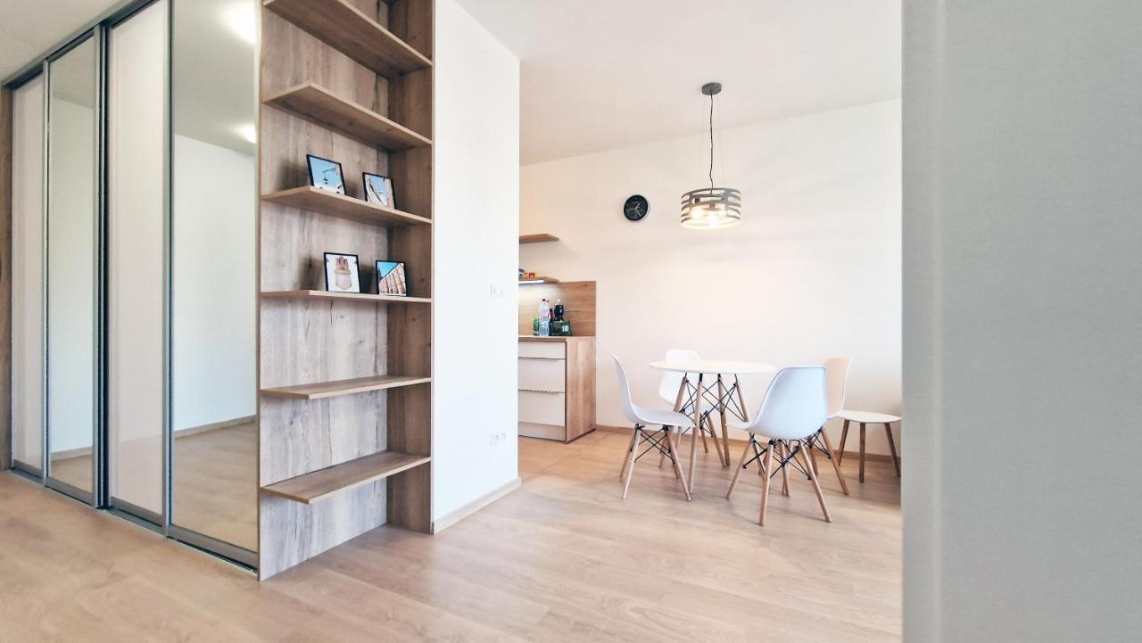 Luxo 2 Room Apartments By Bratislavatrip المظهر الخارجي الصورة